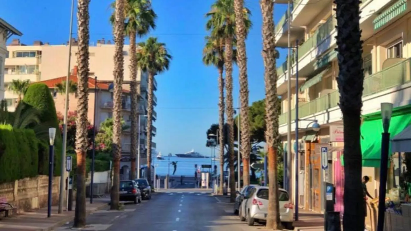 Juan-Les-Pins Center And Beach 50 M Away Antibes